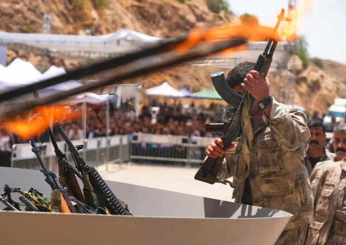 PKK, entrega de armas en Irak
