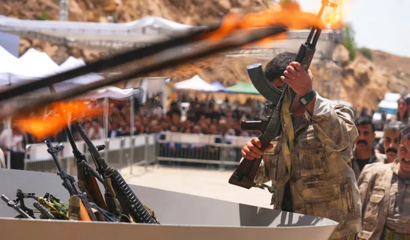 PKK, entrega de armas en Irak