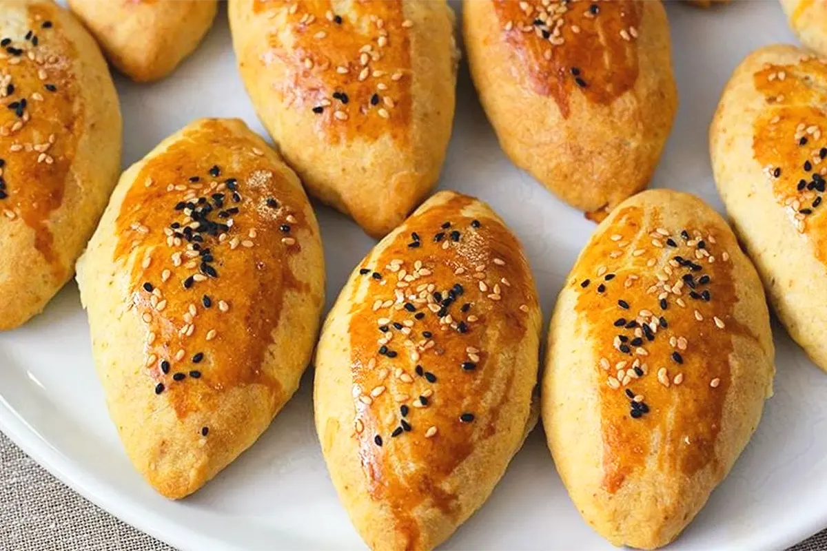 poğaça (stuffed sesame bread)