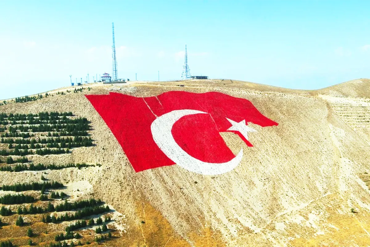 gigantic Turkish flag