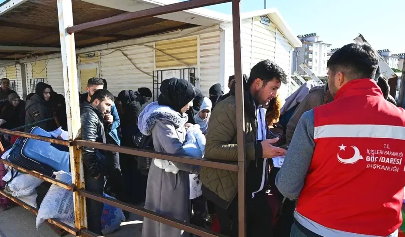 refugees in Turkey return to Syria