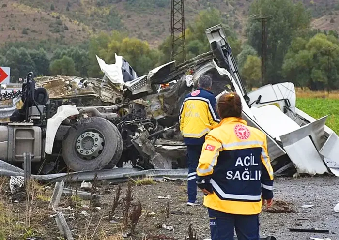 truck-bus accident in Turkey