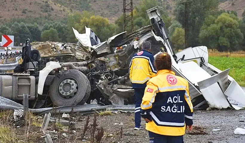 truck-bus accident in Turkey
