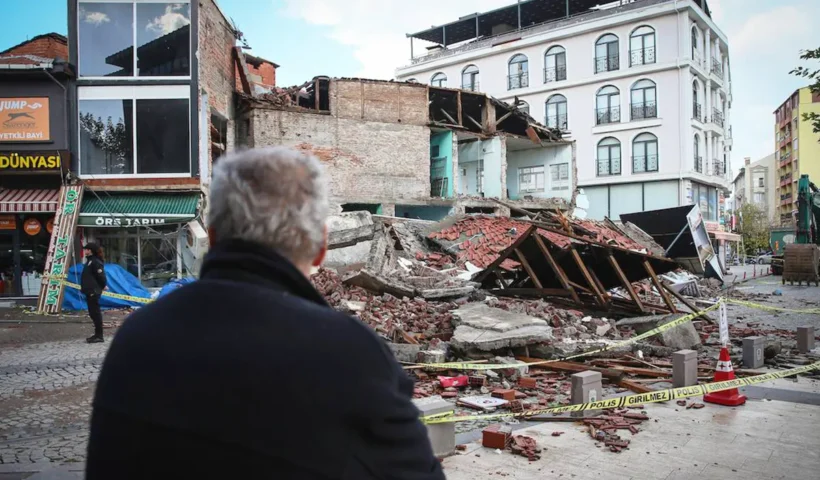 earthquake in Balıkesir, Turkey