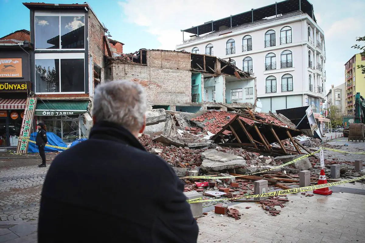 earthquake in Balıkesir, Turkey