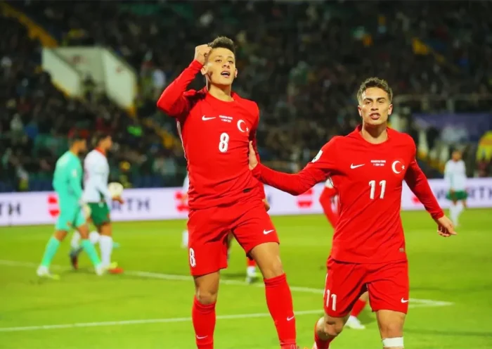 gol de Arda Güler con Turquía