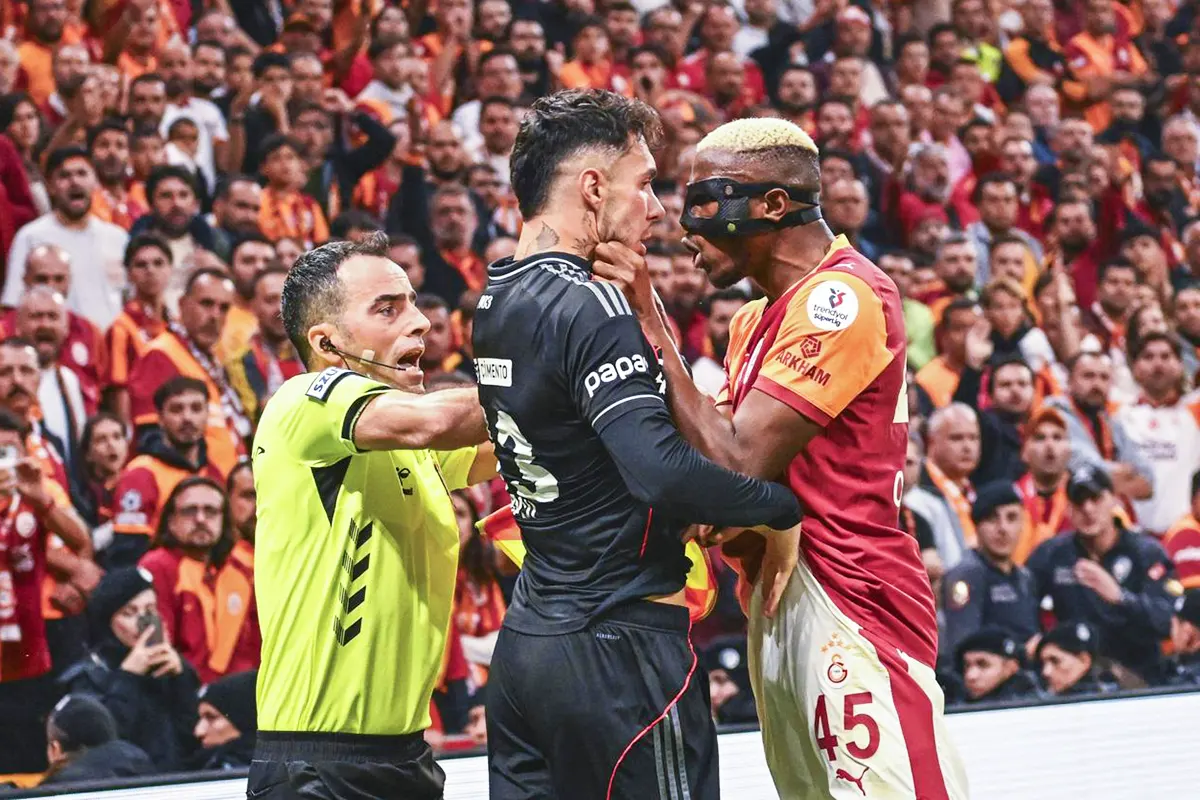 Osimhen in the Galatasaray-Beşiktaş derby