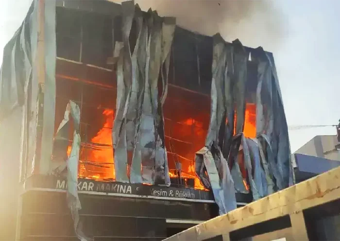fire in a warehouse in Kocaeli