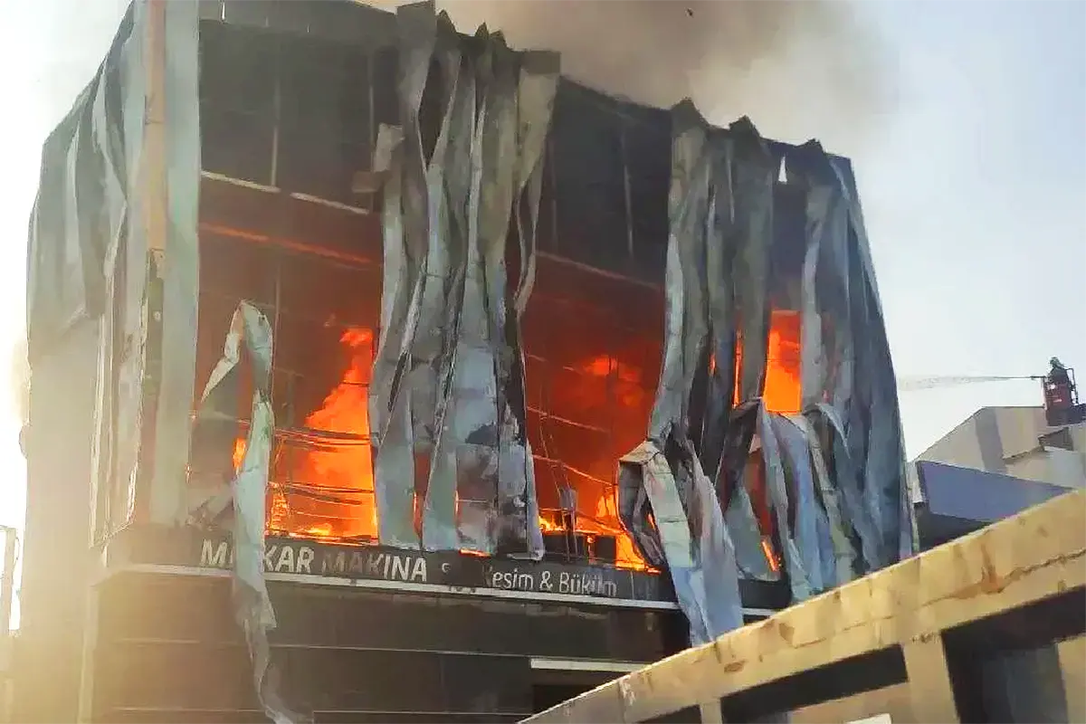 fire in a warehouse in Kocaeli