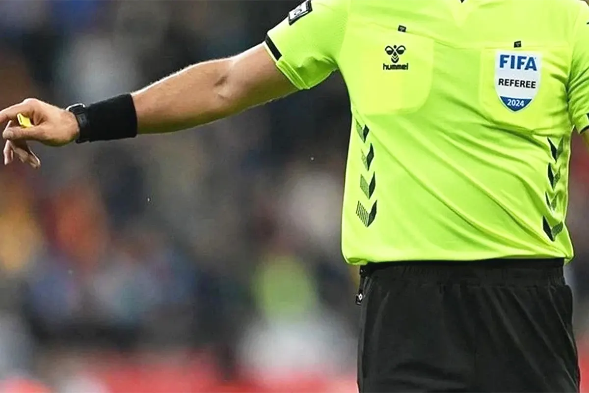 referee