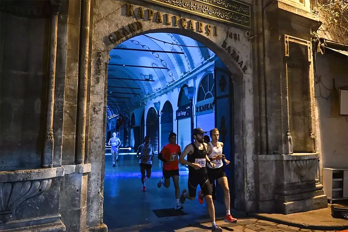 carrera en el Gran Bazar de Estambul