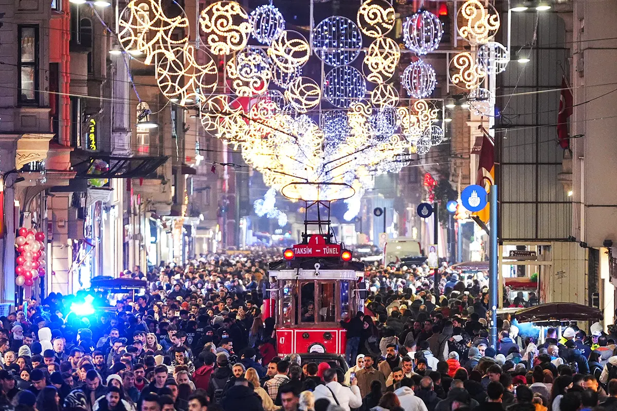Istanbul: Istiklal Avenue on New Year's Eve