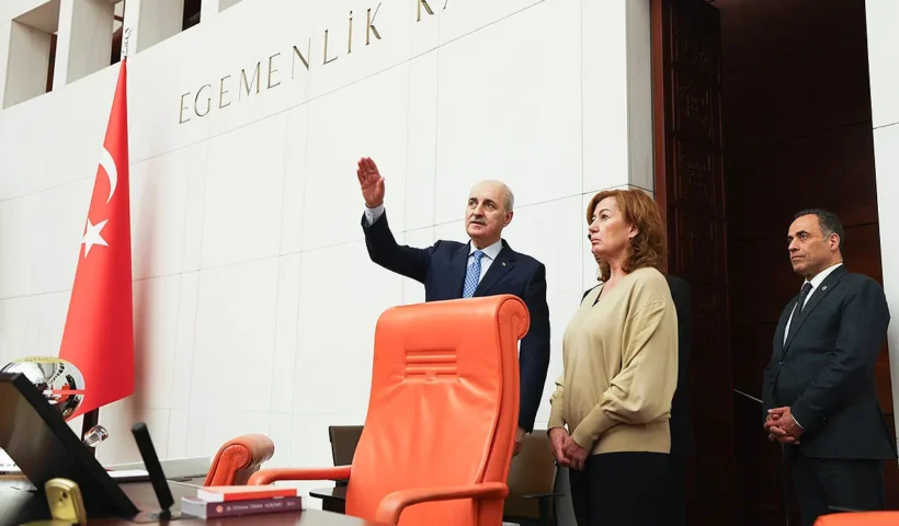 la presidenta del Congreso de los Diputados de España, Francina Armengol Socías, con el presidente de la Gran Asamblea Nacional de Turquía, Numan Kurtulmuş, en la sede del parlamento turco en Ankara
