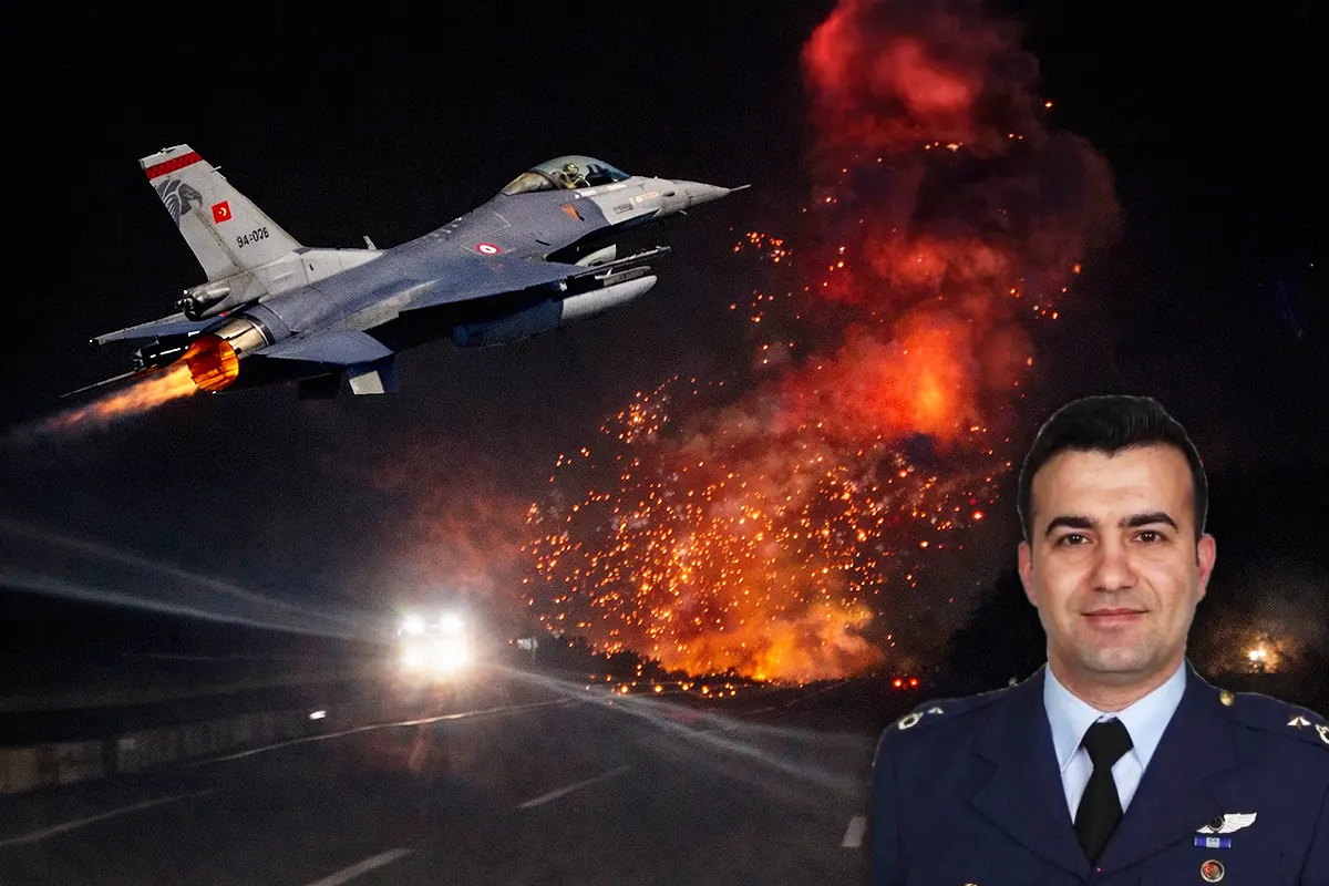 imagen del piloto turco fallecido junto a un caza de combate F-16 de las Fuerzas Aéreas de Turquía, de fondo la imagen de la explosión al estrellarse el avión