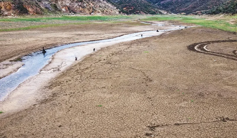 the Sazlıdere dam in Istanbul with its dry, cracked soil