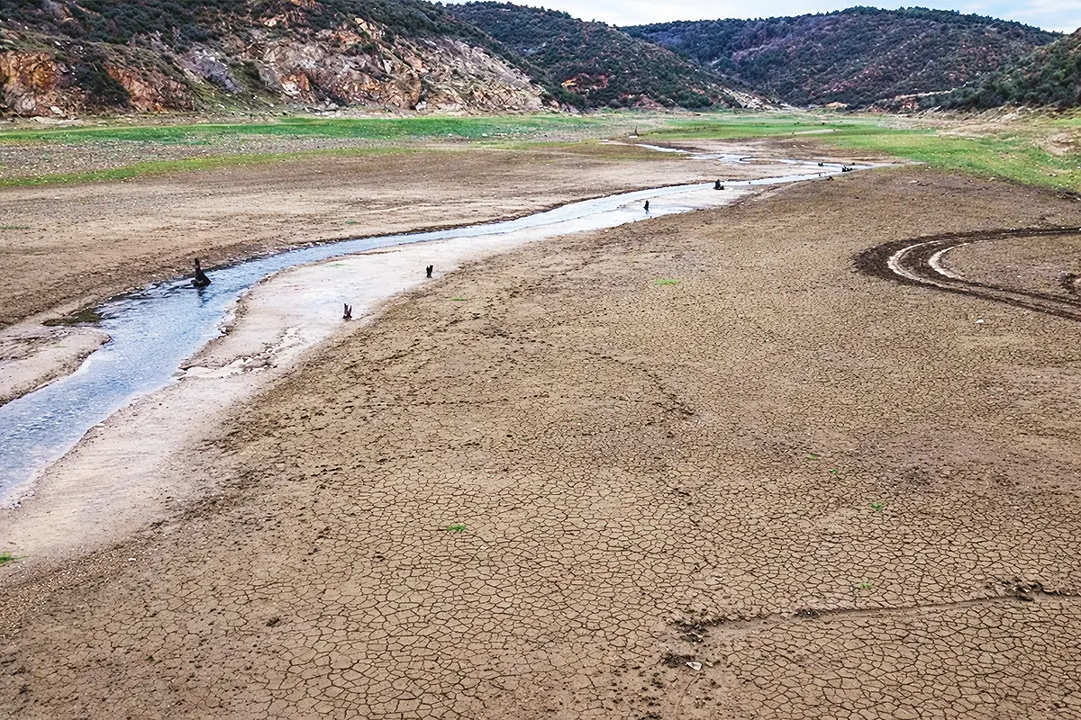 the Sazlıdere dam in Istanbul with its dry, cracked soil