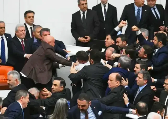 AKP and CHP MPs come to blows in Turkish parliament
