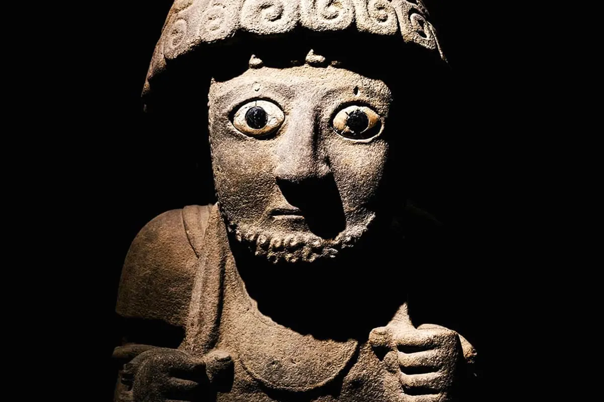 Image of the statue of the Hittite king Suppiluliuma in the Archaeological Museum of Hatay