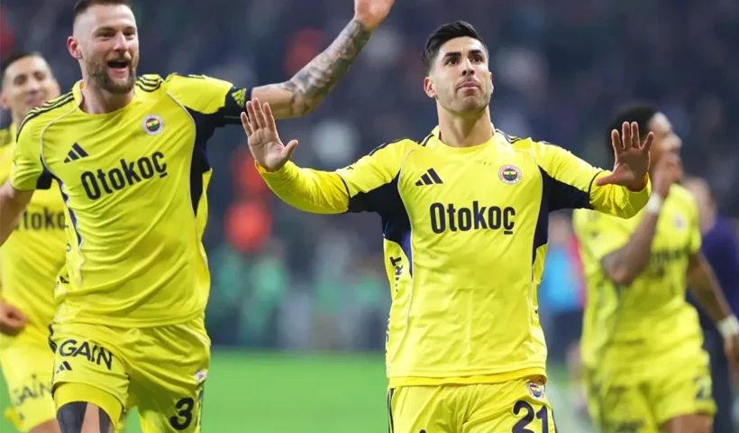Spain's Marco Asensio celebrates a goal scored for Fenerbahçe in the Turkish league.