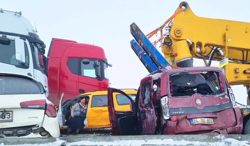 several vehicles damaged after a multiple collision in Turkey