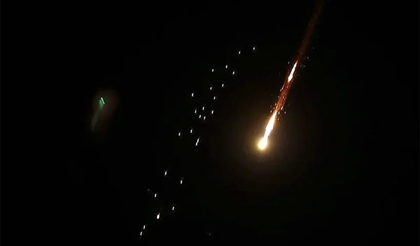 Against the background of the black sky, the trail of a missile intercepted over Turkey can be seen.