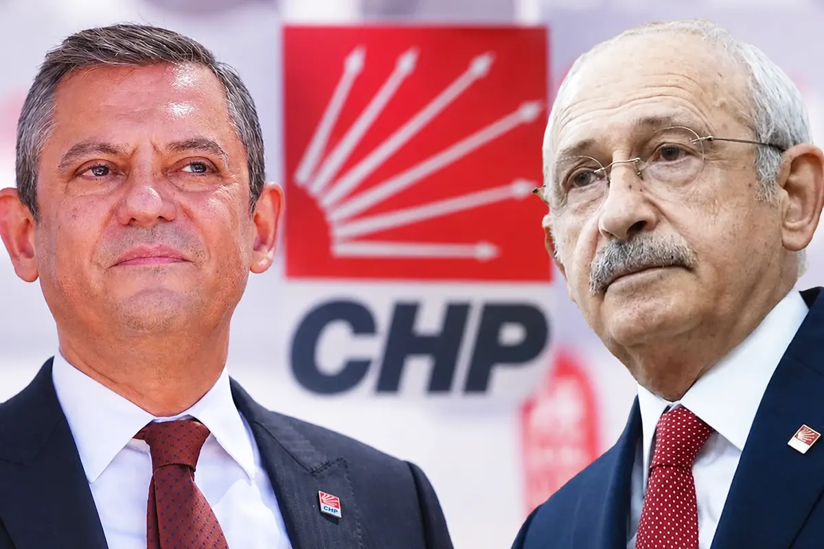 Özel and Kılıçdaroğlu in the foreground, with the symbol and initials of the Turkish CHP party behind them