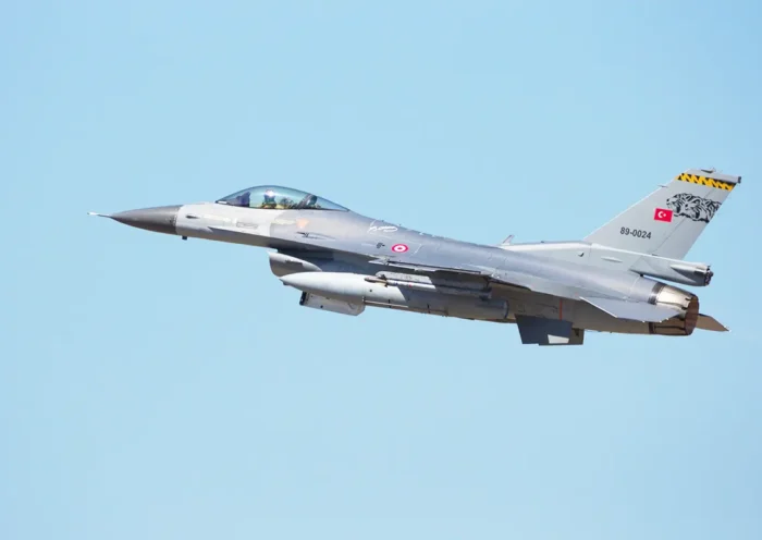 a Turkish F-16 fighter jet in flight